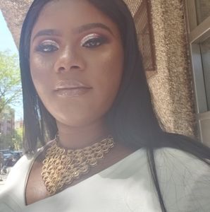 Meet your Posher, Nadia